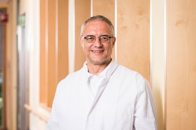 Dr. med. Siegfried Nüßlein Portrait von Herrn Dr. med. Siegfried Nüßlein, leitender Arzt der DR. ERLER REHA.
