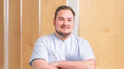 Michael Dietzel Portrait von Herrn Michael Dietzel, Stellvertretende Pflegerische Leitung der Notaufnahme in den DR. ERLER KLINIKEN.