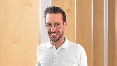 Tobias Bartolome Portrait von Herrn Tobias Bartolome, Facharzt der Klinik für Orthopädie in den DR. ERLER KLINIKEN.
