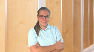 Bianca Seyschab Portrait von Frau Bianca Seyschab, Teamleitung Physikalischen Therapie in den DR. ERLER KLINIKEN.