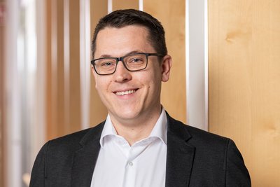 Stefan Zeiß Portrait von Herrn Stefan Zeiß, Projektleiter MVZ in die DR. ERLER MVZ.