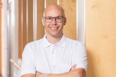 Dr. med. Sebastian Zahn Portrait von Herrn Dr. med. Sebastian Zahn, Leitender Oberarzt der Klinik für Innere Medizin in den DR. ERLER KLINIKEN.