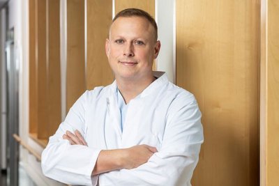 Marcel Kalcic Portrait von Herrn Marcel Kalcic, Oberarzt der Anästhesie & Intensivmedizin in den DR. ERLER KLINIKEN.